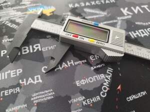 Цифровий штангенциркуль — штанген циркуль з LCD дисплеєм